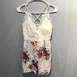 White Lace Floral Romper. Size Medium. Never worn!